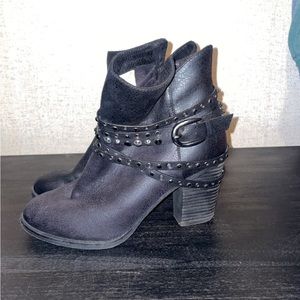 Not rated little black booties